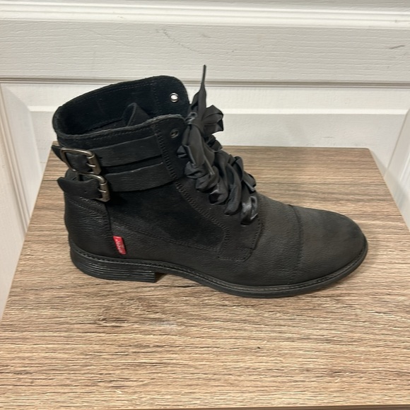 LEVIS WOMEN LEATHER BLACK BOOTS IN SIZE 9 - Picture 4 of 10